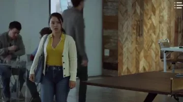 Tipped Polo Pull porté par Mariana Adams Foster (Cierra Ramirez) dans Bien des Ennuis Saison 2 Épisode 11