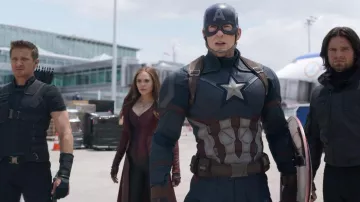 The helmet of Steve Rogers / Captain America (Chris Evans) in Captain America : Civil War