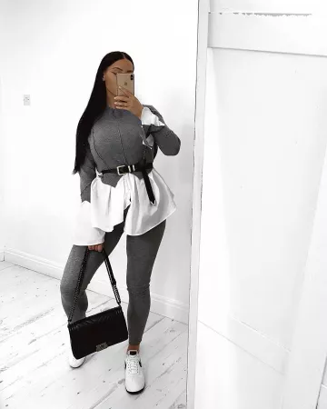 Sac Chanel Noir En Cuir de Katy sur le compte Instagram de @katyluise
