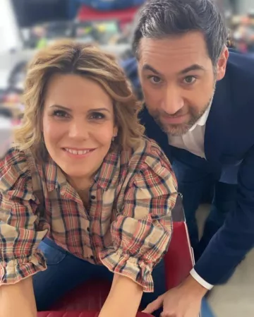 The shirt collar classic plaid cotton and linen Beige Laura Tenoudji on the account Instagram of @lauratenoudji