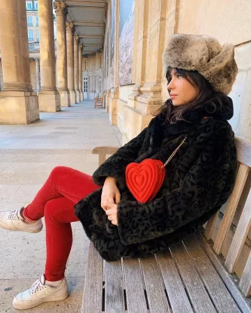 Sac coeur rouge de Betty Autier sur le compte Instagram de @bettyautier
