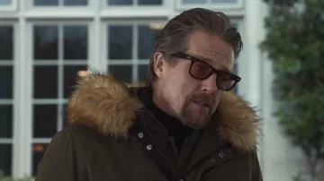Fourrure Veste d'Hiver portés par Fletcher (Hugh Grant) chez Les Messieurs