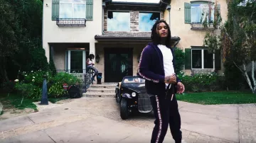 Veste de sport bleu marine de Fredo Santana dans Fredo Santana - Been Savage "Directed By @colourfulmula "