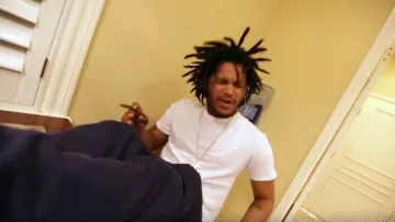 Collier chaine croix de Fredo Santana dans Fredo Santana "Go Crazy" Feat. Gino Marley (WSHH Exclusive - Official Music Video)