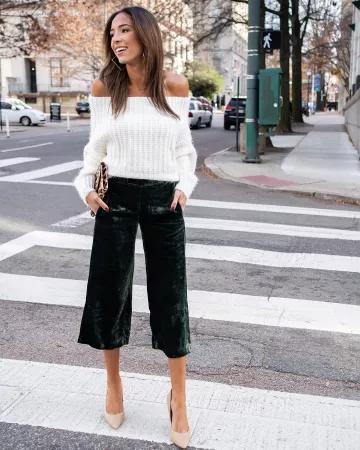 Hazel Pointy Toe Pump de Nena Evans en la cuenta de Instagram @nenaevans