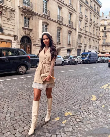 Pochette doré de Hannah Romao sur le compte Instagram de @hannahromao