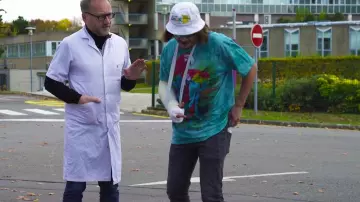 La jean noir porté par Lorenzo dans la vidéo Lorenzo - Zap Du Sale #3