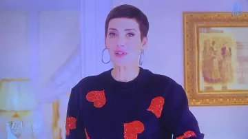 The sweater with the hearts of Cristina Cordula in The dress of my life