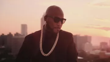 Les lunettes de soleil noires de Jeezy dans Jeezy - Me OK (Explicit) (Official Music Video)