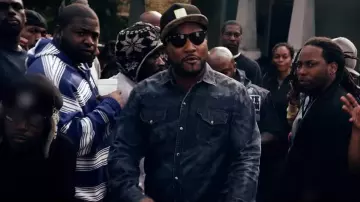 Lunette de soleil rétro de Jeezy dans Young Jeezy - Get Right (Explicit)
