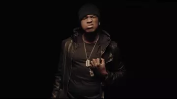 Bonnet noir de Jeezy dans Young Jeezy - Leave You Alone (Explicit) ft. Ne-Yo