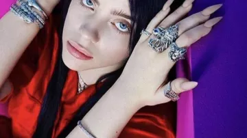 Medusa ring worn by Billie Eilish in Billie Eilish - Funny Moments