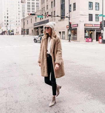 Gucci Leather Belt of Anna Jane Wisniewski on the Instagram account @seeannajane