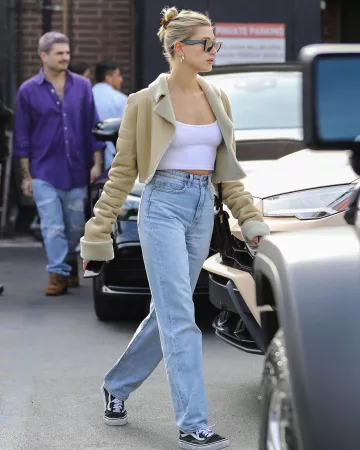 Vans Old Skool Sneakers usadas por Hailey Baldwin Il Pastaio 18 de enero de 2020