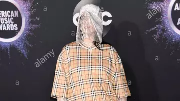 Head piece of Billie Eilish in Billie Eilish - Funny Moments