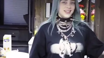 SWEET DREAMS T-SHIRT worn by Billie Eilish in Billie Eilish - Funny Moments