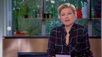Camisa negra a cuadros de Anne-Élisabeth Lemoine en C à vous