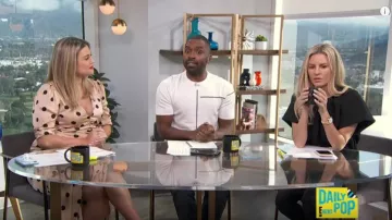 Totême Savaneta Chemisier porté par Morgan Stewart sur E! News Le 17 Janvier 2020