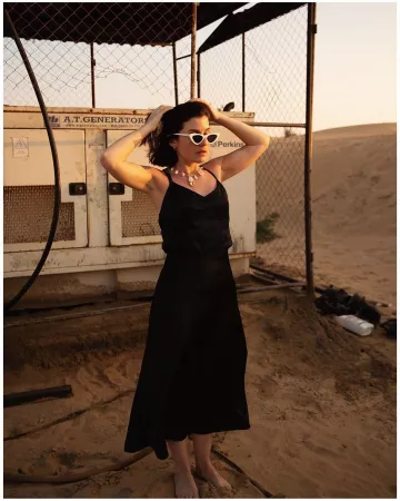Lower Stories Angular Cat Eye Gafas de sol de Carola Pojer en la cuenta de Instagram @carolapojer