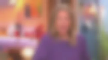 Le pull de Agathe Lecaron dans La maison des maternelles