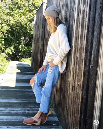 Mia 'Al­ma' Clog of Kristen Taekman on the Instagram account @kristentaekman