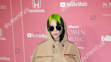 Glasses worn by Billie Eilish in Billie Eilish - Funny Moments