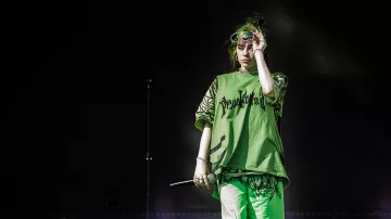 WISH WISH CUBAN LINK CHOK­ER worn by Billie Eilish in Billie Eilish - Funny Moments