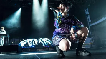 Un­der Ar­mour AS­AP Rocky SR­Lo Black worn by Billie Eilish in Billie Eilish - Funny Moments