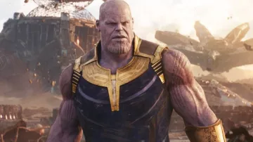 The holding of Thanos (Josh Brolin) in Avengers : Infinity War