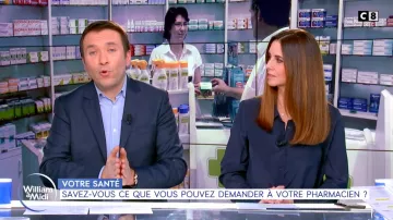 The shirt navy silk Caroline Munoz in William midday 21 01 2020