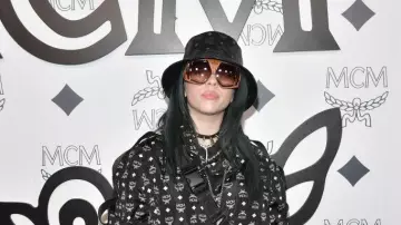 Bucket hat worn by Billie Eilish in Billie Eilish - Funny Moments