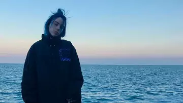 Product FTP-MESH-POCK­ET-PUFFER-JACK­E worn by Billie Eilish in Billie Eilish - Funny Moments