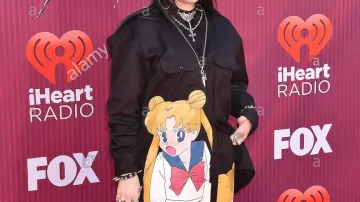 Product neck­lace in­spired by bury a friend worn by Billie Eilish in Billie Eilish - Funny Moments