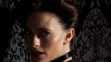Diamond Earrings of Irene Adler (Lara Pulver) in Sherlock (S02E01)