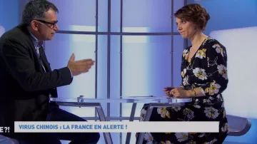 La robe portefeuille imprimée de Mélanie Taravant dans C à dire le 21.01.2020
