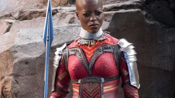 The attire of the warriors of Wakanda of Ayo (Florence Kasumba) in Black Panther
