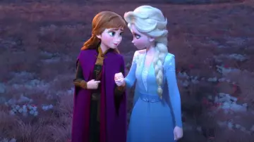Traje de vestir azul de Elsa (Idina Menzel) en Frozen 2