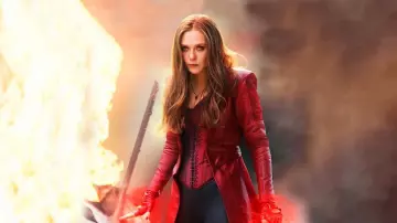 El traje de Wanda Maximoff / Bruja Escarlata (Elizabeth Olsen) en Avengers: Age of Ultron