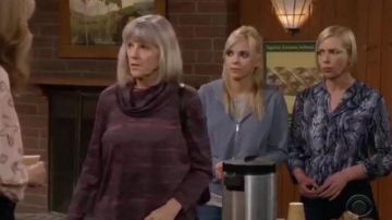 Blue Snakeprint Blouse worn by Jill (Jaime Pressly) in Mom Season 7 Episode 12