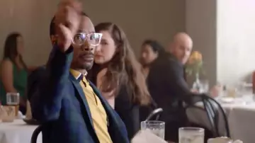 Chemise habillée jaune de Barrett (Billy Porter) dans Like a Boss