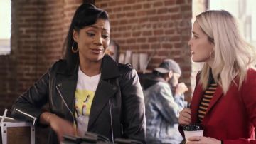 Blazer red of Mel Carter (Rose Byrne) in Like a Boss