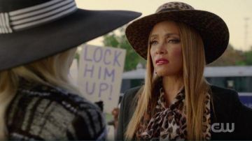 Imprimé léopard Chapeau de Dominique Deveraux (Michael Michele) dans Dynastie (S03E09)