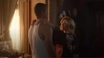 Black Floral Robe worn by Mia Smoak (Katherine McNamara) in Arrow Season 8 Episode 9