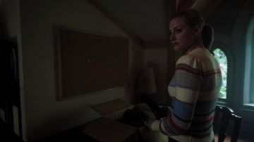 Le pull à rayures de Betty Cooper (Lili Reinhart) dans Riverdale (S04E10)