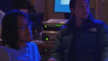 La chaqueta azul y negra The North Face down usada por Nekfeu en la película Les Étoiles Vagabondes