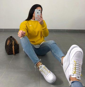 Nike Air Force 1 07 Lux W blanche et or de Fanny sur le compte Instagram de @fanamss