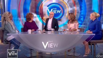 Eileen fisher Pe­tite Boxy Fine Meri­no Wool Ribbed Sweater worn by Joy Behar on The View January 22, 2019