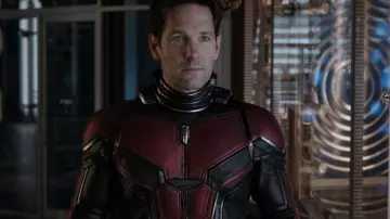 La tenue de Scott Lang / Ant-Man (Paul Rudd) dans Ant-Man et la guêpe