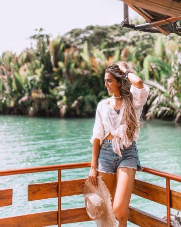 Chapeaux de paille de Jyo sur l'Instagram account @jyo_shankar