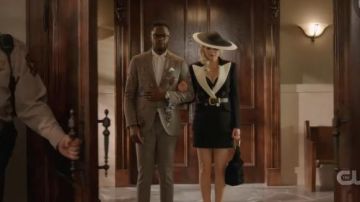 Faux Fur Black Han­dle Bag worn by Alexis Carrington (Elaine Hendrix) in Dynasty Season 3 Episode 9